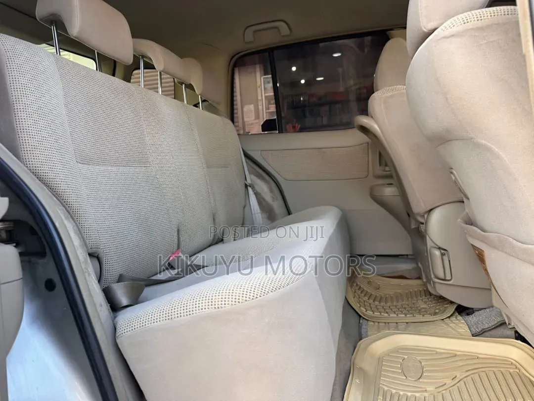 Toyota Raum 2004 Silver