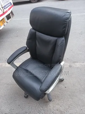 Executive Office Chair / Boss Chair ( Kiti Cha Mkurugenzi Au Meneja ).