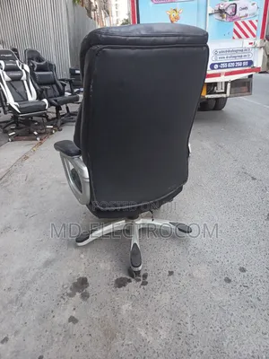 Executive Office Chair / Boss Chair ( Kiti Cha Mkurugenzi Au Meneja ).