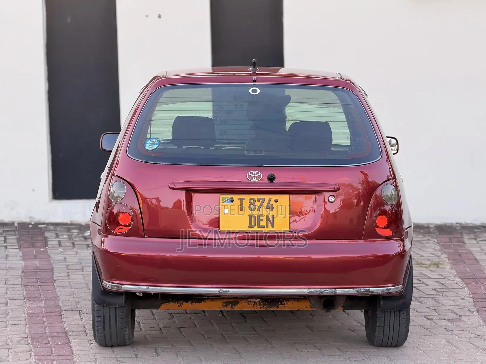 Toyota Starlet 2000 Maroon
