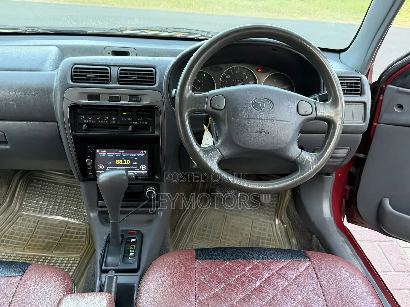 Toyota Starlet 2000 Maroon
