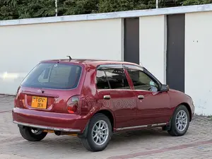 Toyota Starlet 2000 Maroon