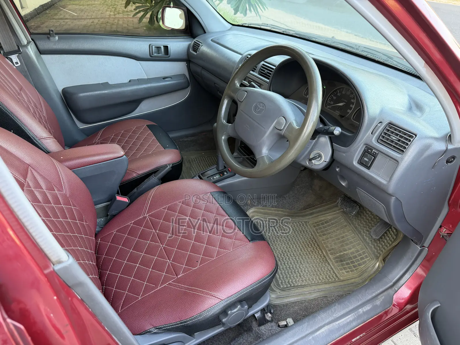 Toyota Starlet 2000 Maroon