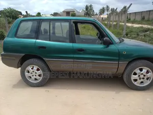Toyota RAV4 Base 4x4 1997 Green