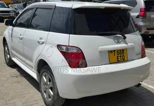 Toyota IST 2005 White