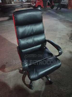 Executive/Boss Office Chair (Kiti Cha Mkurugenzi Au Bosi).