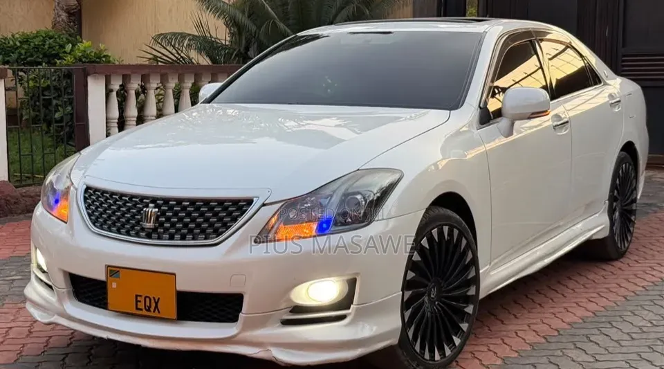 Toyota Crown 2008 White