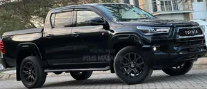 Toyota Hilux 2024 Black