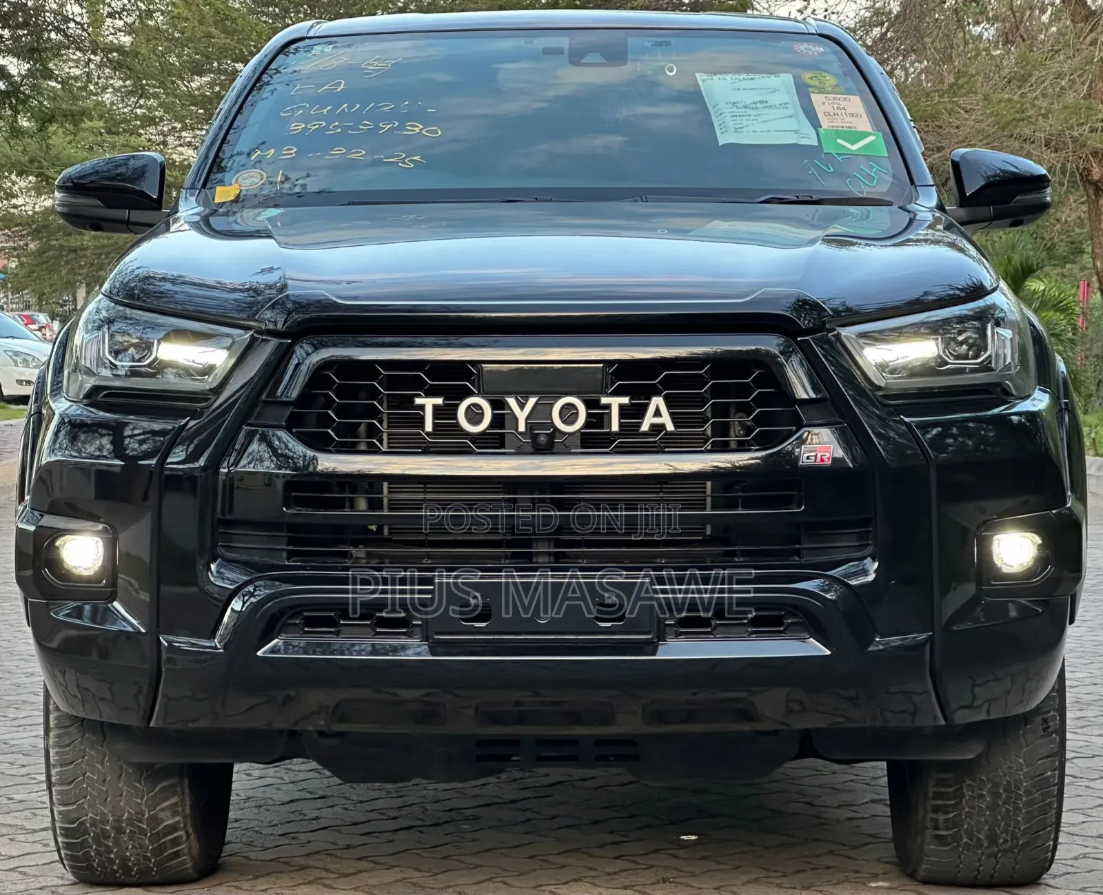 Toyota Hilux 2024 Black