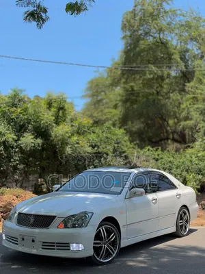 Toyota Crown Royale 2005 Pearl