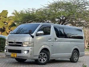 Toyota Quantum 2010 Silver