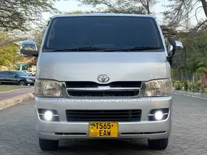 Toyota Quantum 2010 Silver