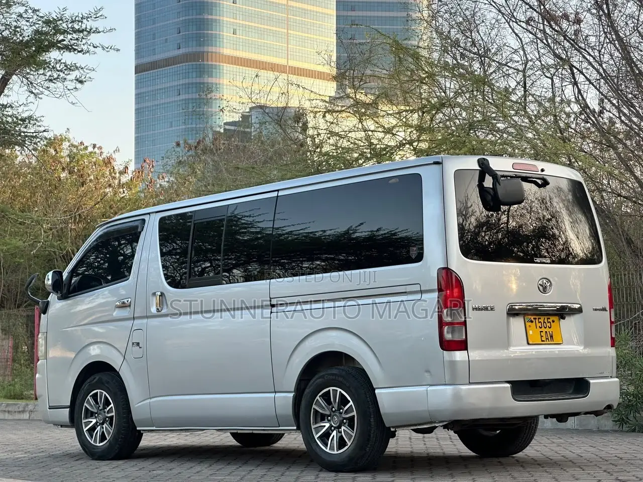 Toyota Quantum 2010 Silver