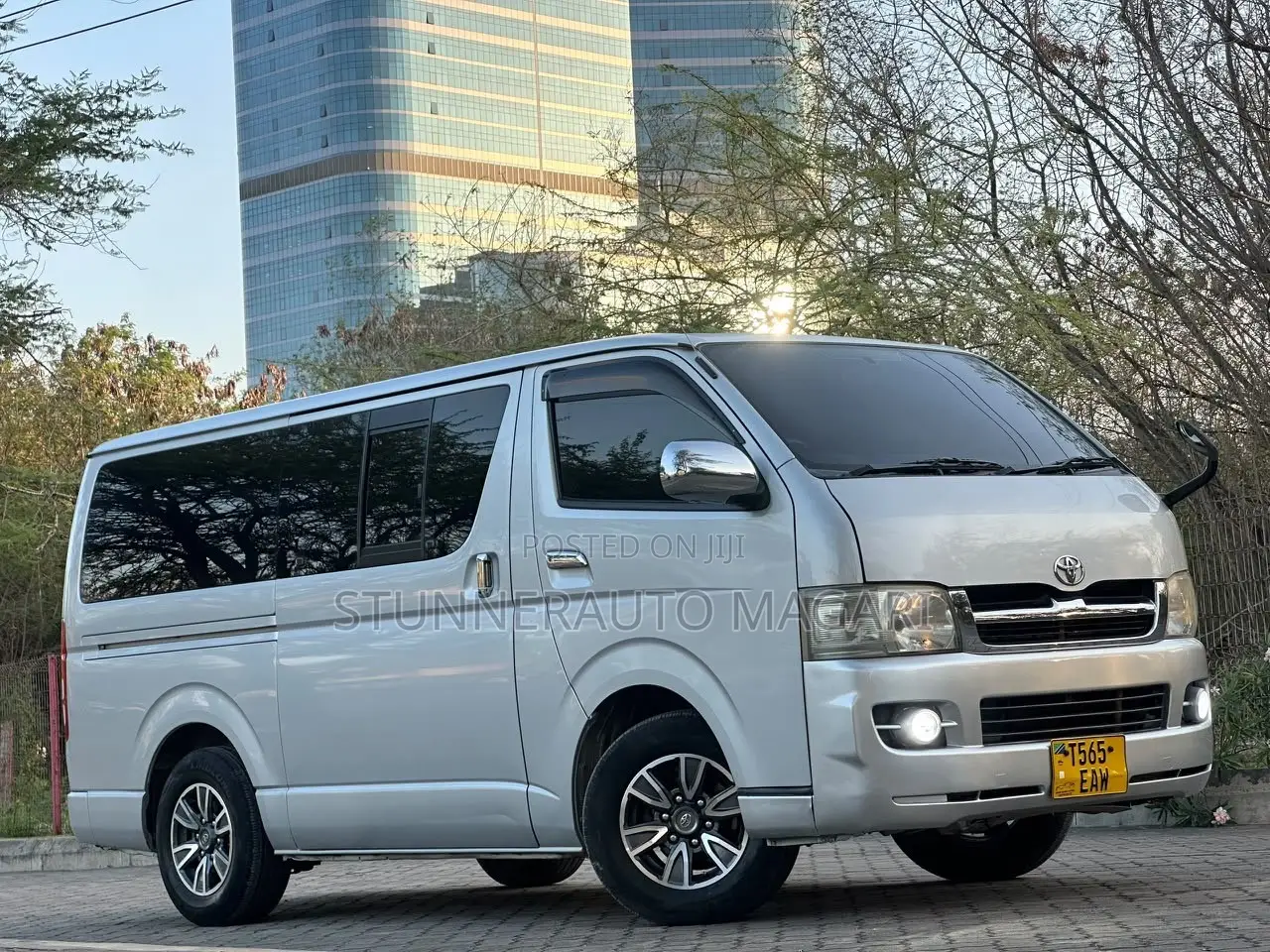 Toyota Quantum 2010 Silver