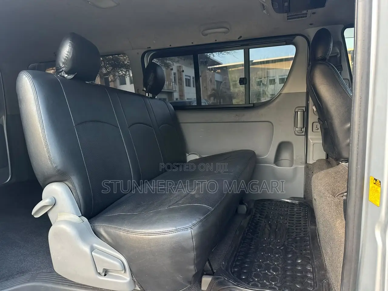 Toyota Quantum 2010 Silver
