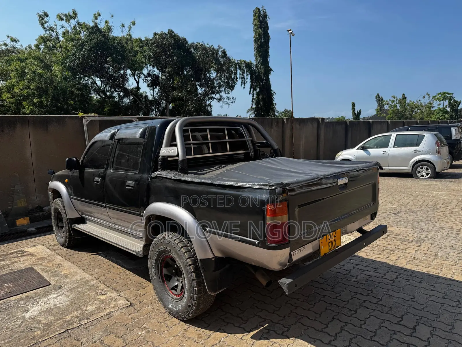 Toyota Hilux 1996 Black