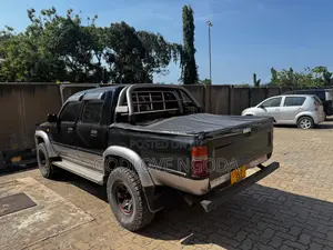 Toyota Hilux 1996 Black