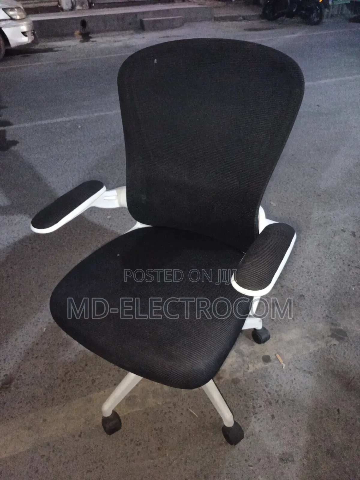 Ergonomic Mesh Office Chair