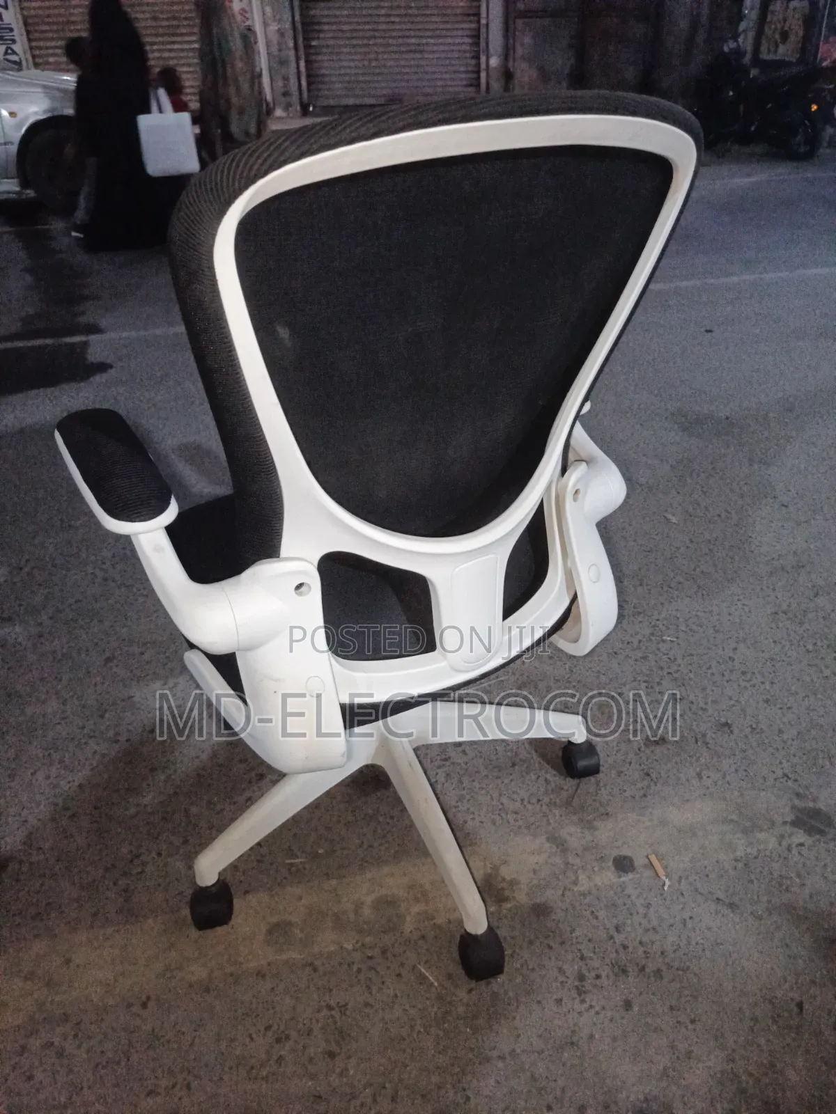 Ergonomic Mesh Office Chair