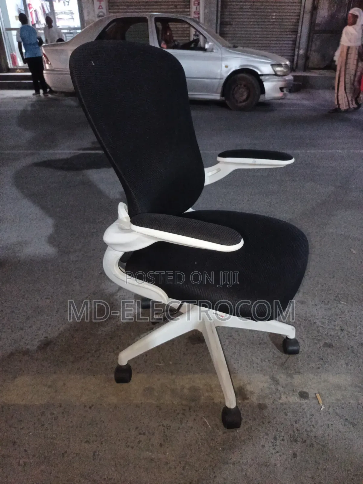 Ergonomic Mesh Office Chair