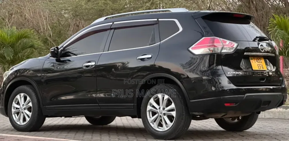 Nissan X-Trail 2.0 Petrol FWD 2014 Black