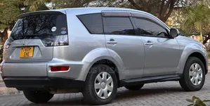 Mitsubishi Outlander Sport ES 2011 Silver