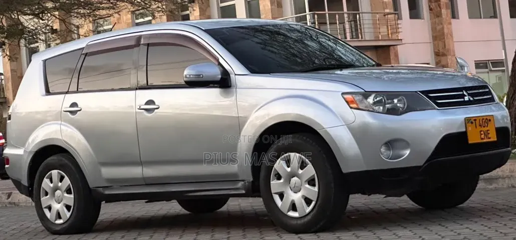 Mitsubishi Outlander Sport ES 2011 Silver