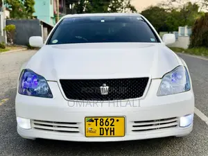 Toyota Crown 2004 Pearl