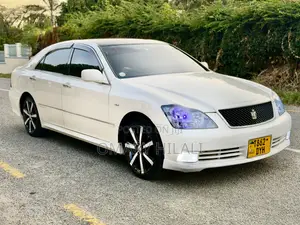 Toyota Crown 2004 Pearl