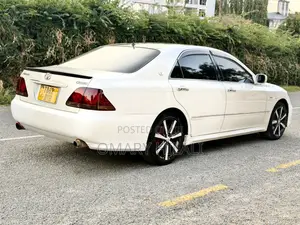 Toyota Crown 2004 Pearl