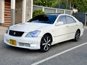 Toyota Crown 2004 Pearl