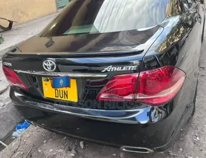 Toyota Crown 2010 Black