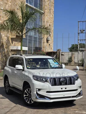 Toyota Land Cruiser Prado 2.7 2023 White