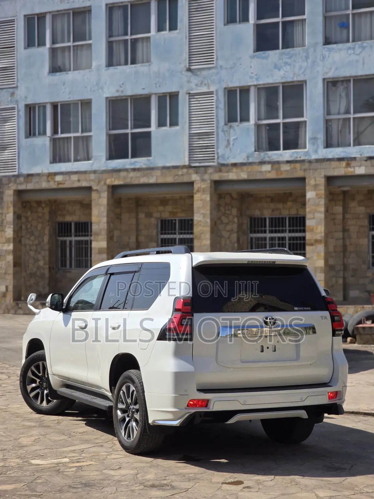 Toyota Land Cruiser Prado 2.7 2023 White