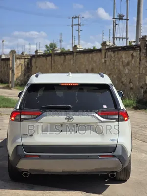 Toyota RAV4 Prime XSE AWD 2023 White