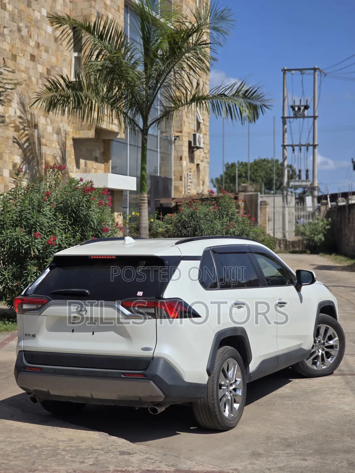 Toyota RAV4 Prime XSE AWD 2023 White