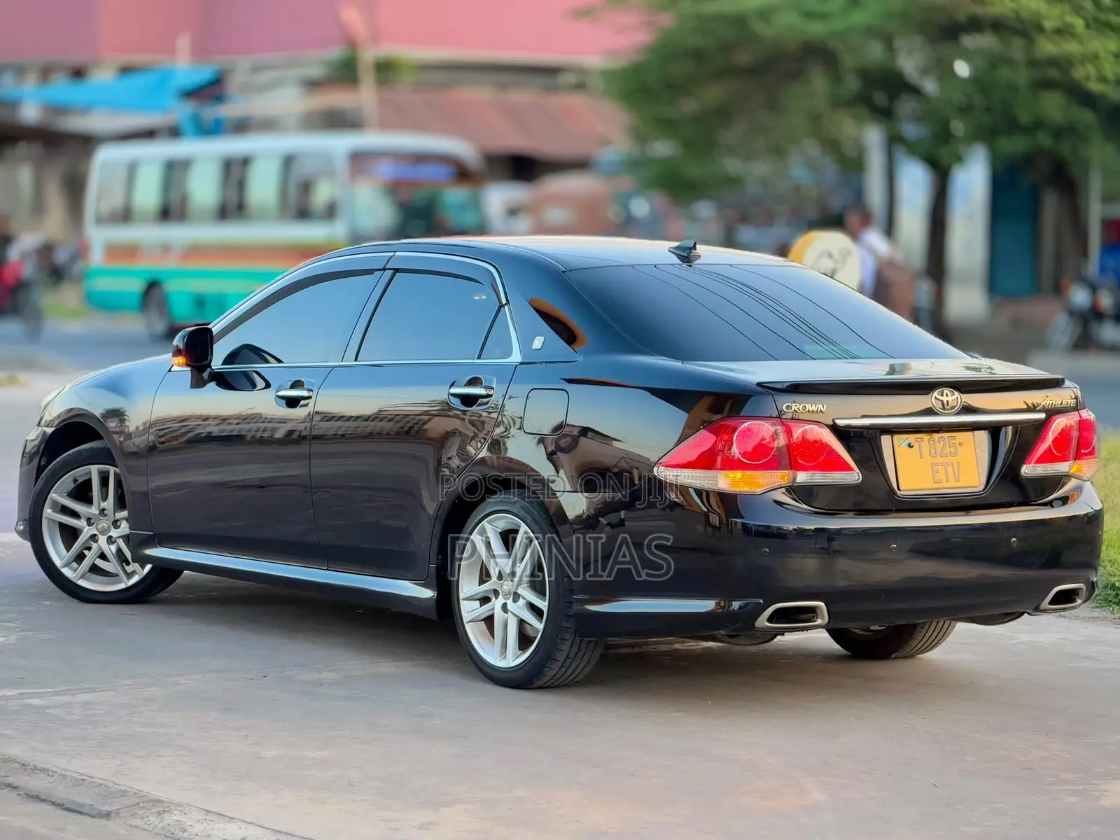 Toyota Crown 2010 Black