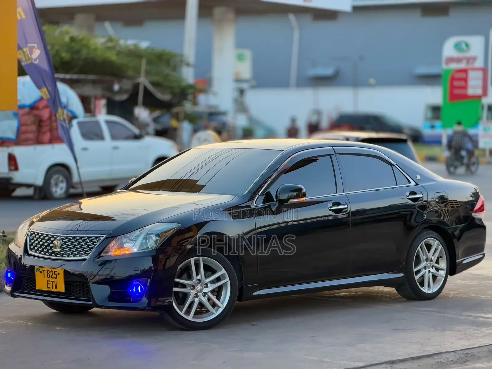 Toyota Crown 2010 Black