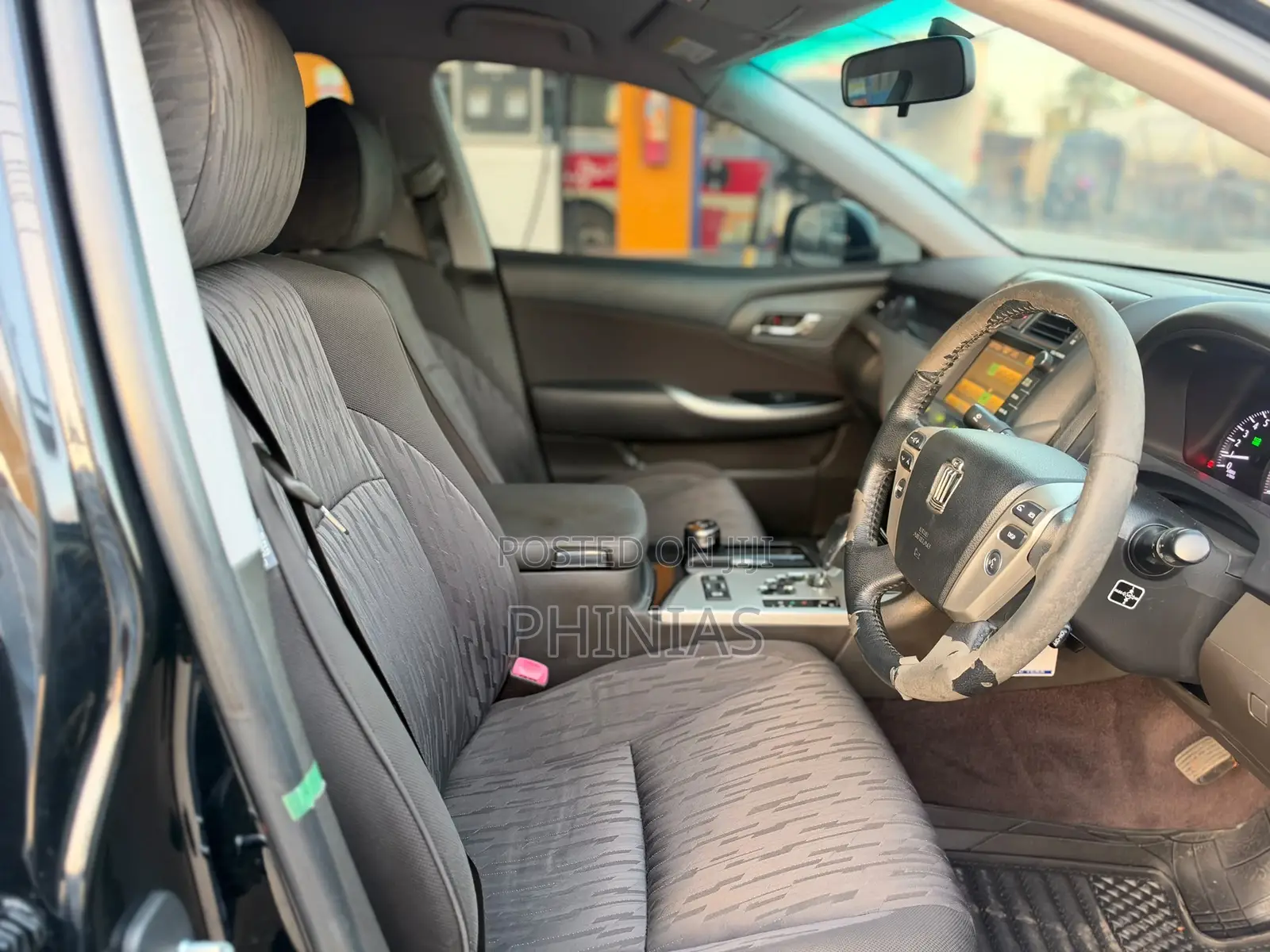 Toyota Crown 2010 Black