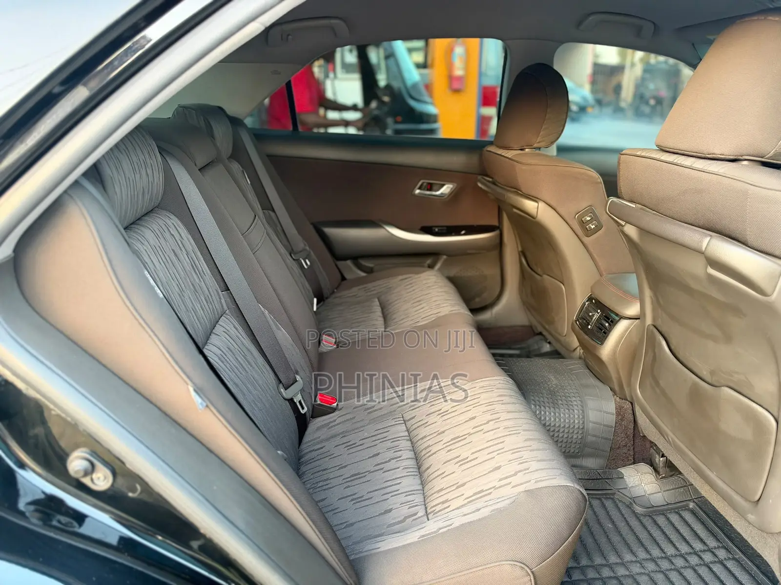 Toyota Crown 2010 Black
