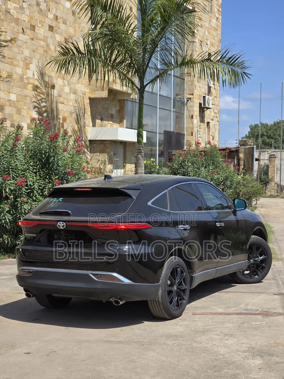 Toyota Harrier 2.0 2020 Black