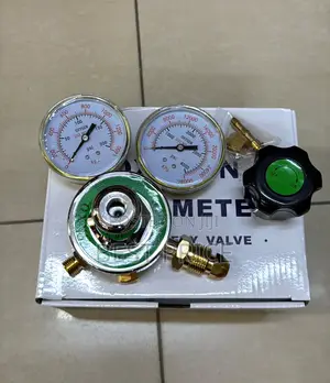 Heavy-Duty Oxygen Gas Regulator / Flow Meter With Safety Valve