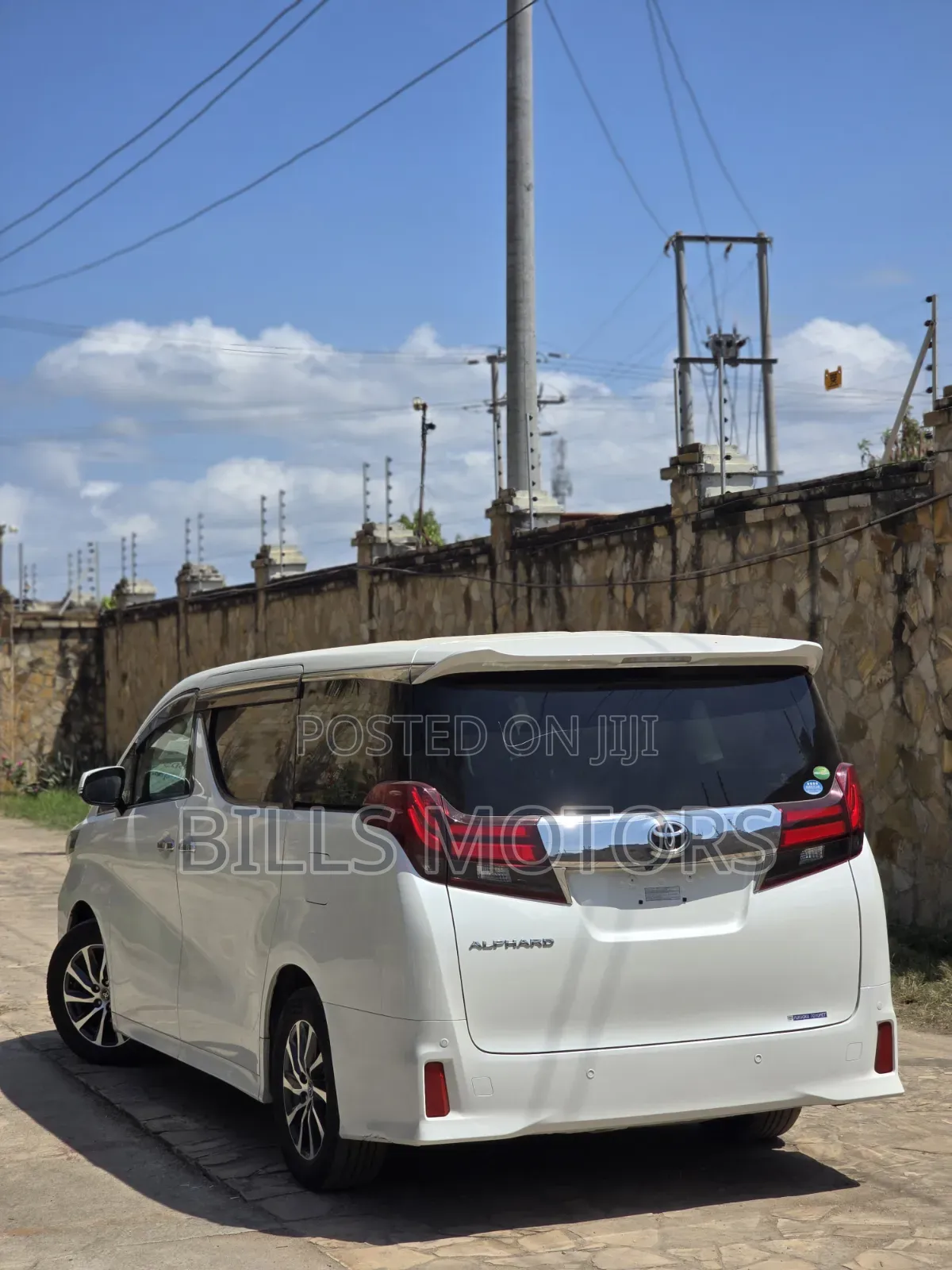 Toyota Alphard 2.5 Hybrid AWD 2016 White