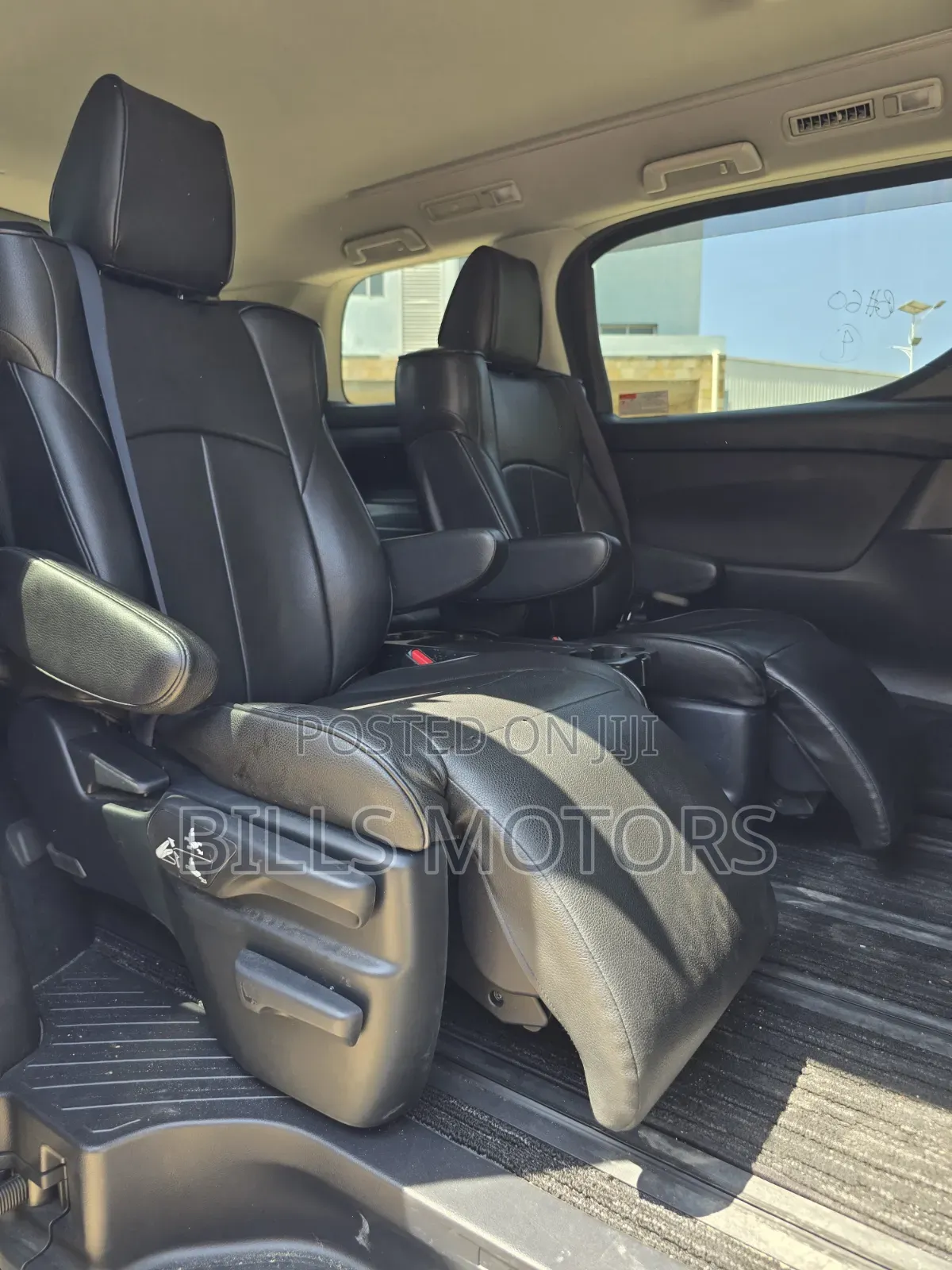 Toyota Alphard 2.5 Hybrid AWD 2016 White