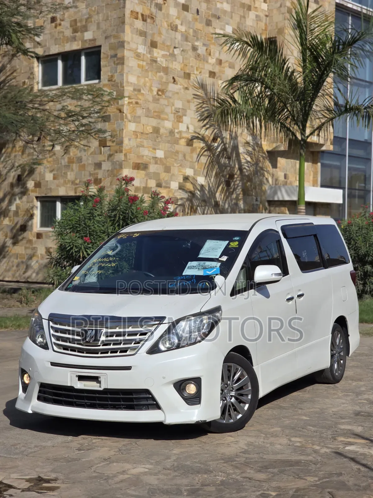 Toyota Alphard 2.4 Petrol AWD 2013 White