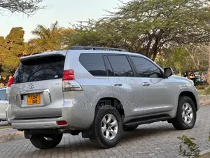 Toyota Land Cruiser Prado 2014 Silver