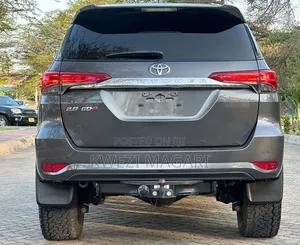 Toyota Fortuner 2022 Gray