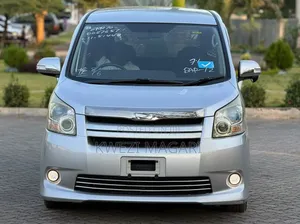 Toyota Noah 2008 Silver