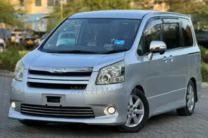 Toyota Noah 2008 Silver