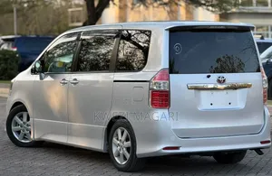 Toyota Noah 2008 Silver